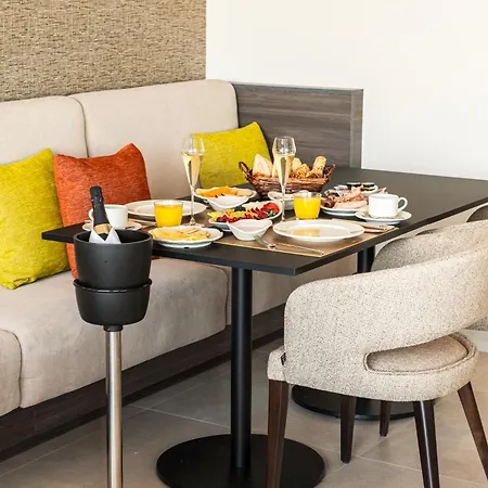 فندق Amarilla Golf Residences