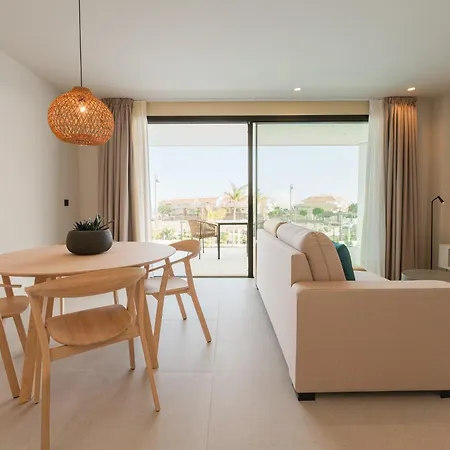 Amarilla Golf Residences 5* 圣米格尔德阿沃纳